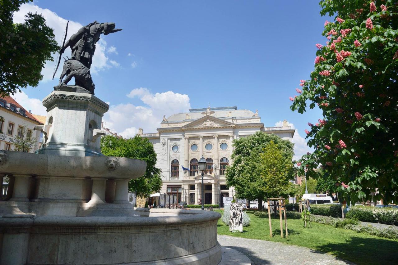 Fresh And Personal Near Buda Castle Budapest Eksteriør billede